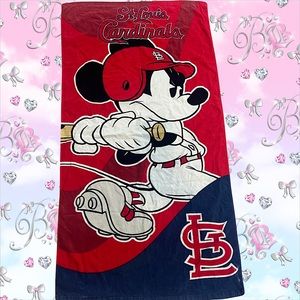 Disney towel st.Louis cardinals baseball ⚾️ Mickey Mouse playing baseball ⚾️